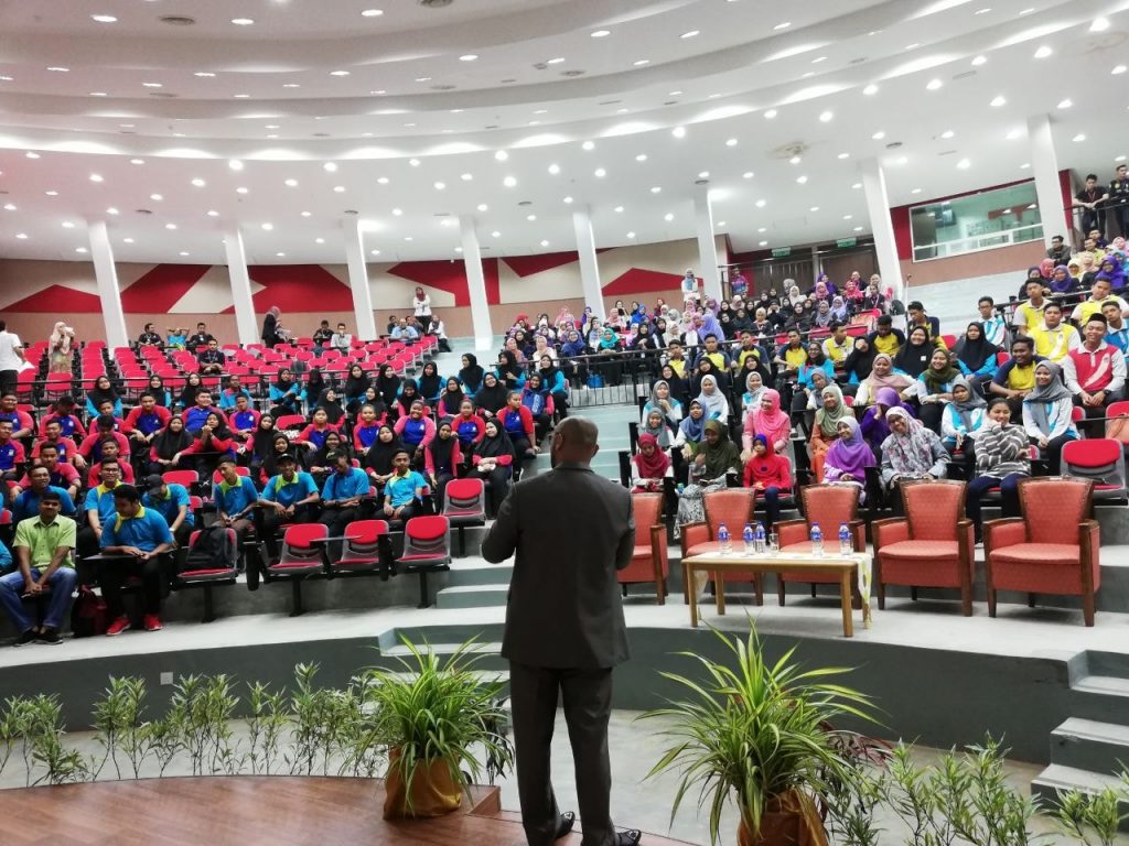 38926568_10156419327468267_8511893846525739008_o